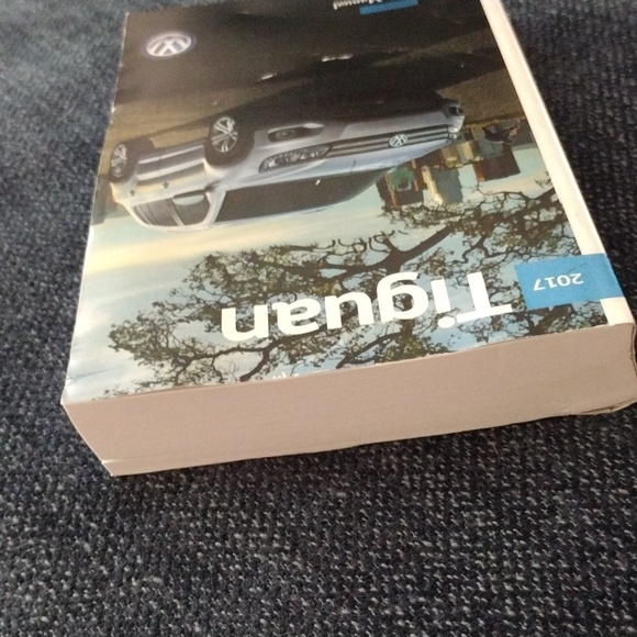 2017 VW Tiguan Owners Manual - Picture 5 of 6